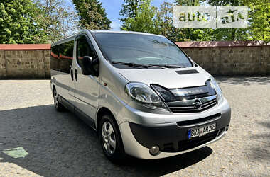 Мінівен Opel Vivaro 2013 в Чернівцях