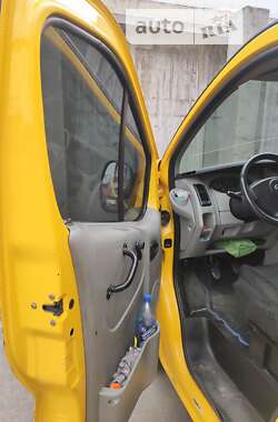 Мінівен Opel Vivaro 2004 в Києві