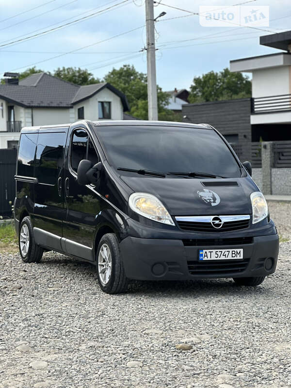 Мінівен Opel Vivaro 2007 в Коломиї