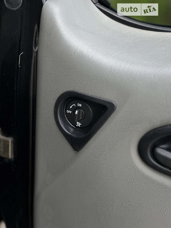 Мінівен Opel Vivaro 2007 в Коломиї