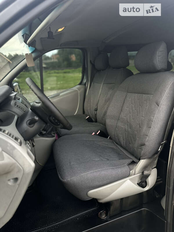 Мінівен Opel Vivaro 2007 в Коломиї