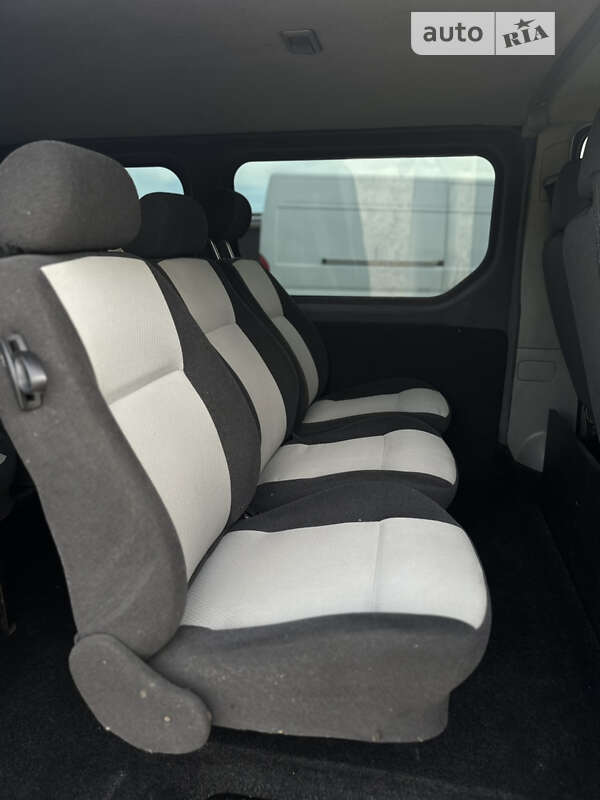 Мінівен Opel Vivaro 2007 в Коломиї