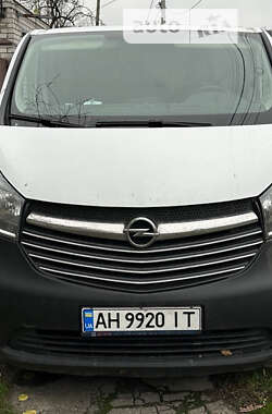 Вантажний фургон Opel Vivaro 2015 в Дніпрі