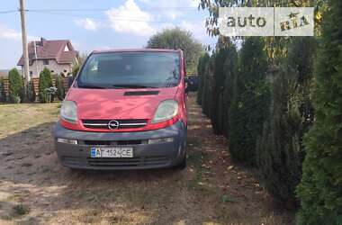 Вантажний фургон Opel Vivaro 2004 в Калуші