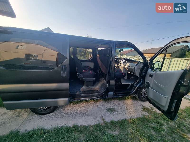 Мінівен Opel Vivaro 2004 в Львові фото 13 Мінівен Opel Vivaro 2004 в Львові
