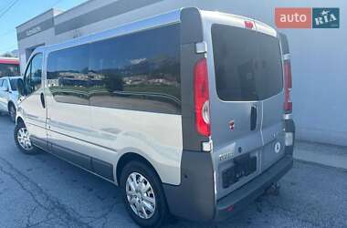 Минивэн Opel Vivaro 2002 в 
