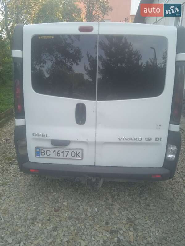 Мінівен Opel Vivaro 2001 в Самборі