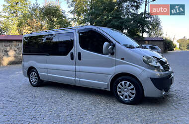 Мінівен Opel Vivaro 2013 в Чернівцях