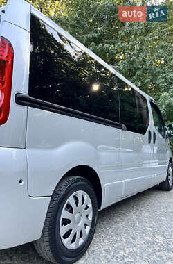 Мінівен Opel Vivaro 2013 в Чернівцях