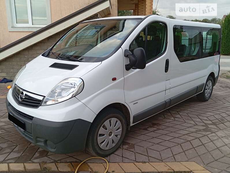 Минивэн Opel Vivaro 2013 в 