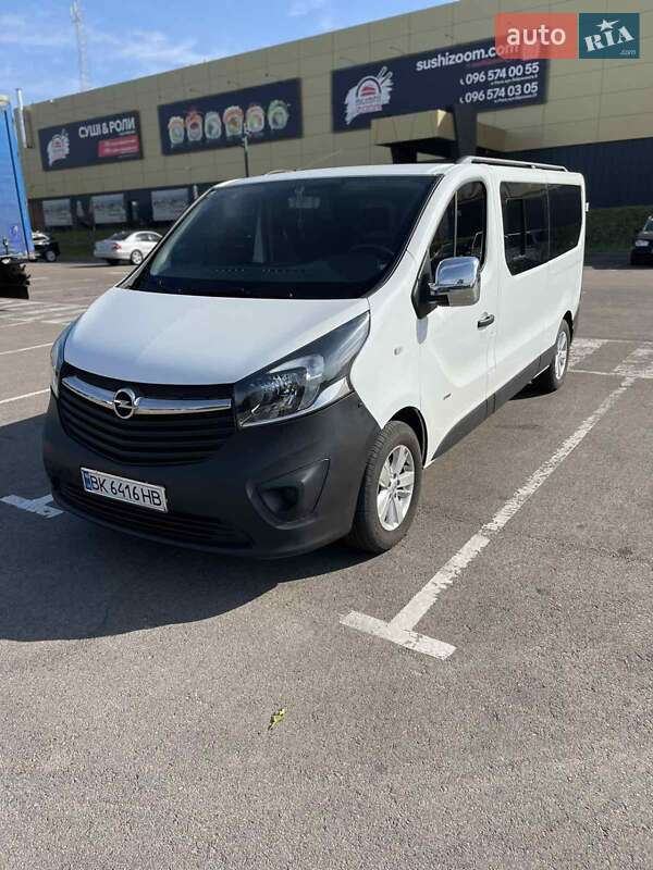 Мінівен Opel Vivaro 2016 в Рівному