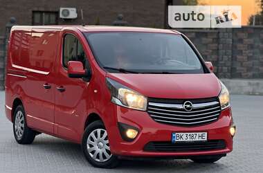 Грузопассажирский фургон Opel Vivaro 2016 в Ровно