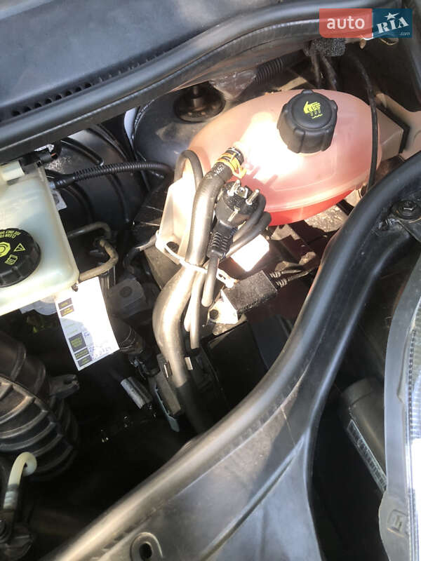 Минивэн Opel Vivaro 2012 в Ивано-Франковске