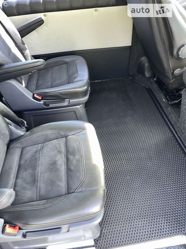 Минивэн Opel Vivaro 2015 в Ивано-Франковске