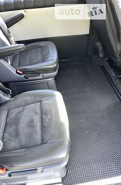 Минивэн Opel Vivaro 2015 в 