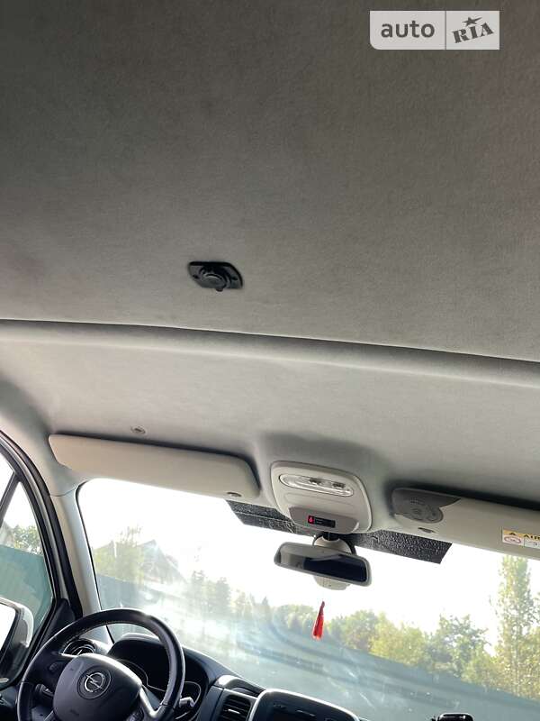 Минивэн Opel Vivaro 2015 в Ивано-Франковске