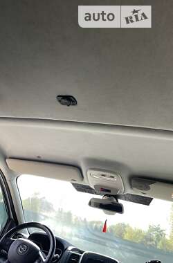 Минивэн Opel Vivaro 2015 в 