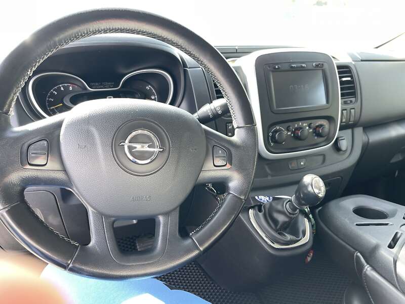 Минивэн Opel Vivaro 2015 в Ивано-Франковске