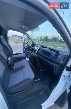 Грузовой фургон Opel Vivaro 2015 в 