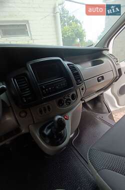 Минивэн Opel Vivaro 2012 в 