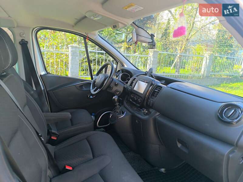 Мінівен Opel Vivaro 2017 в Дрогобичі