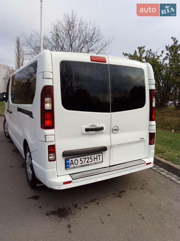 Мінівен Opel Vivaro 2015 в Нересниці
