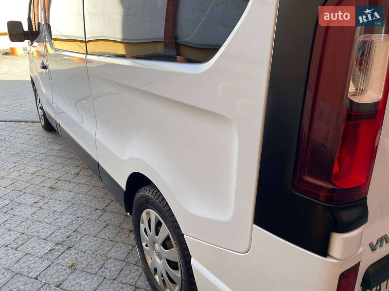 Мінівен Opel Vivaro 2016 в Коломиї