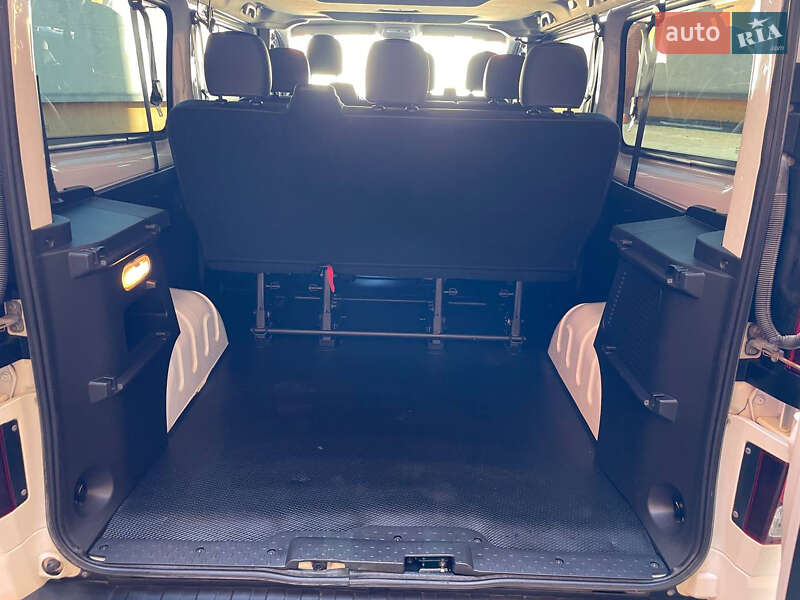 Мінівен Opel Vivaro 2016 в Коломиї