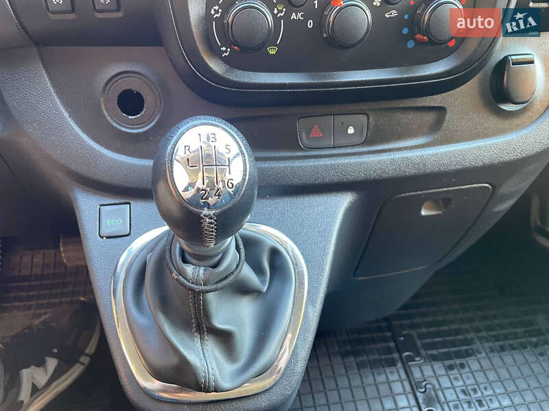 Мінівен Opel Vivaro 2016 в Коломиї