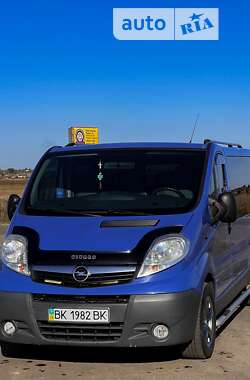 Мінівен Opel Vivaro 2010 в Рівному