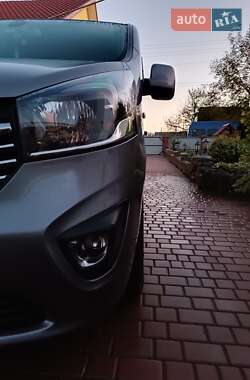 Минивэн Opel Vivaro 2016 в 