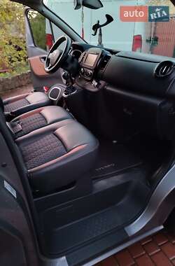 Минивэн Opel Vivaro 2016 в 