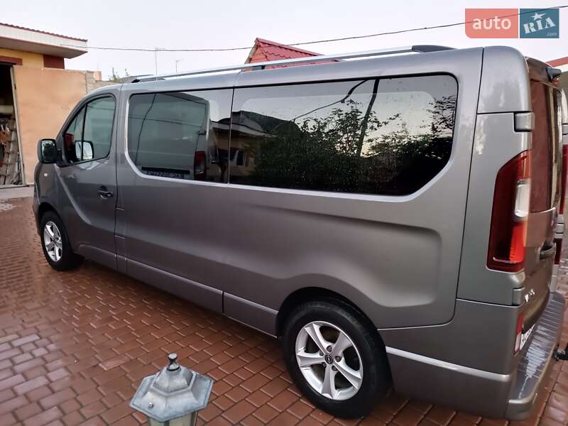 Opel Vivaro 2016