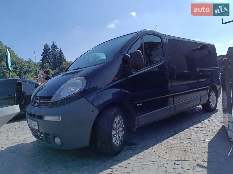 Минивэн Opel Vivaro 2003 в 