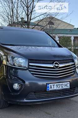 Вантажний фургон Opel Vivaro 2015 в Калуші