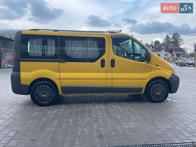 Мінівен Opel Vivaro 2004 в Полонному