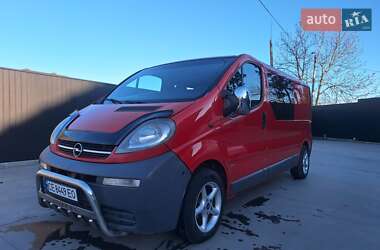 Вантажопасажирський фургон Opel Vivaro 2002 в Чернівцях