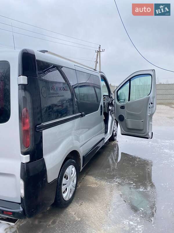 Минивэн Opel Vivaro 2005 в Кременце