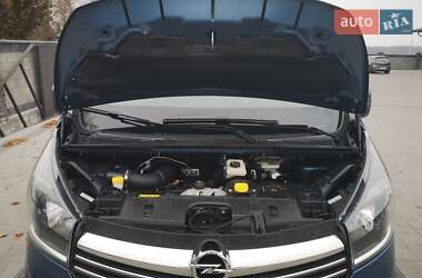 Минивэн Opel Vivaro 2016 в 