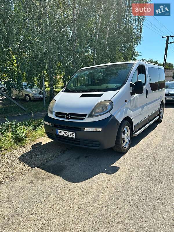 Минивэн Opel Vivaro 2005 в Виноградове