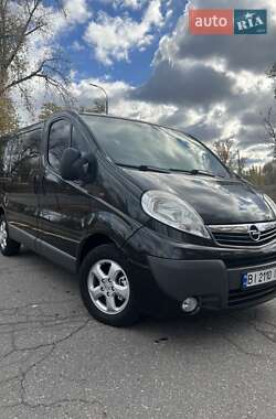 Грузовой фургон Opel Vivaro 2007 в Полтаве