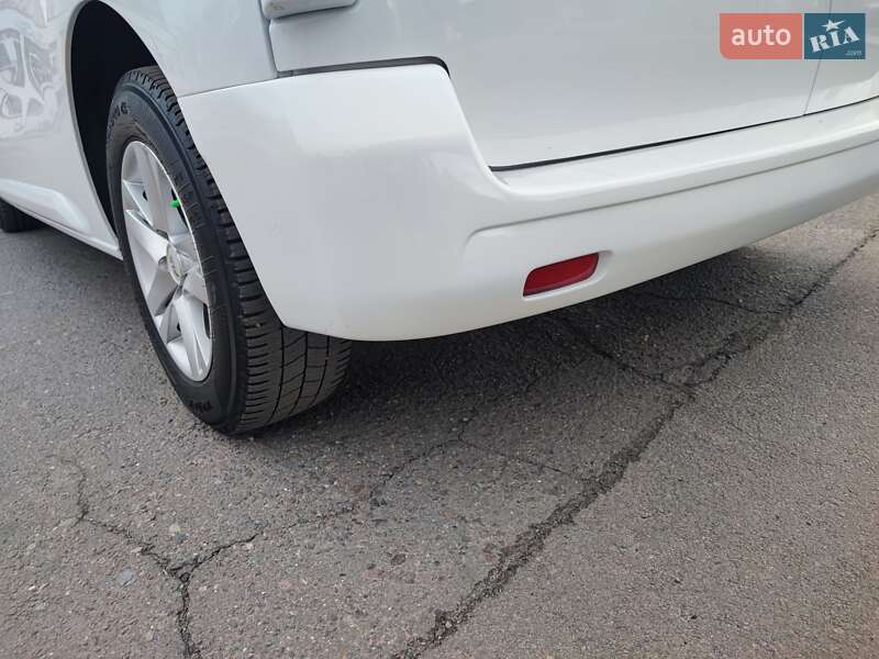 Грузовой фургон Opel Vivaro 2020 в Дубно