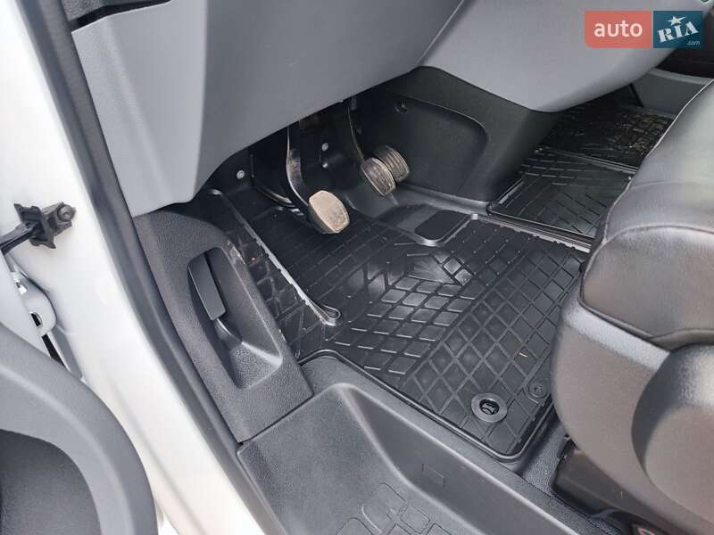 Грузовой фургон Opel Vivaro 2020 в Дубно