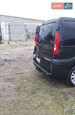 Минивэн Opel Vivaro 2011 в Владимирце