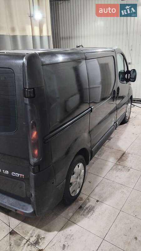 Opel Vivaro 2006