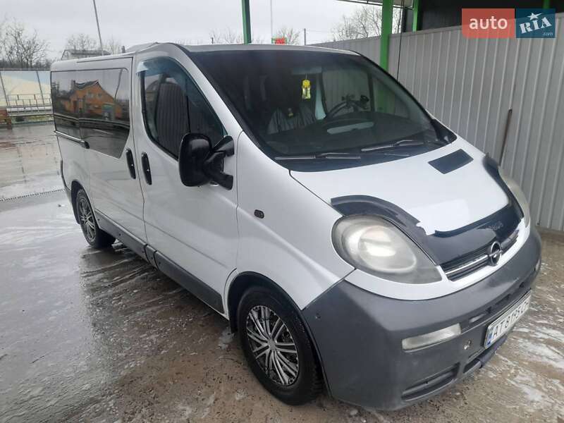 Мінівен Opel Vivaro 2006 в Кам'янець-Подільському