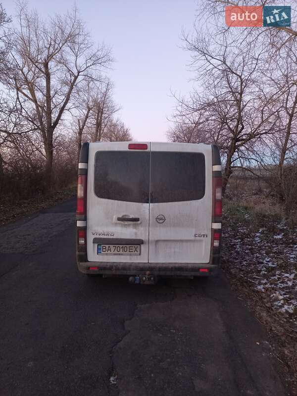 Мінівен Opel Vivaro 2016 в Благовіщенську