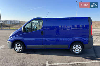 Вантажний фургон Opel Vivaro 2011 в Рівному