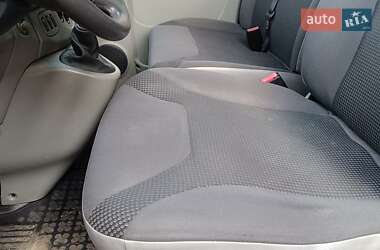 Грузовой фургон Opel Vivaro 2011 в Хусте