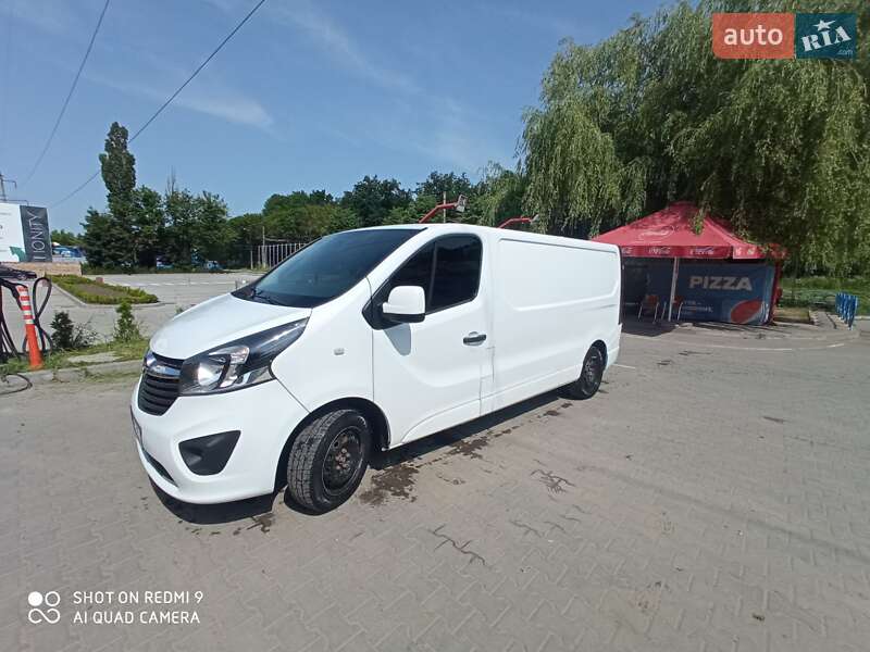 Вантажний фургон Opel Vivaro 2016 в Хмільнику